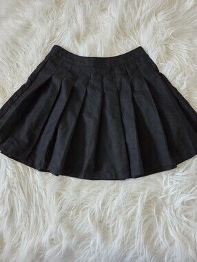 Forever 21 Black Pleated Mini Skirt